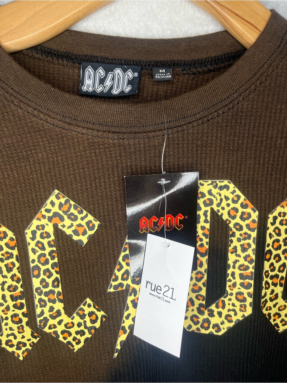AC/DC Black Cropped Long-Sleeve Top  Women Size M with Leopard Logo - Picture 2 of 3